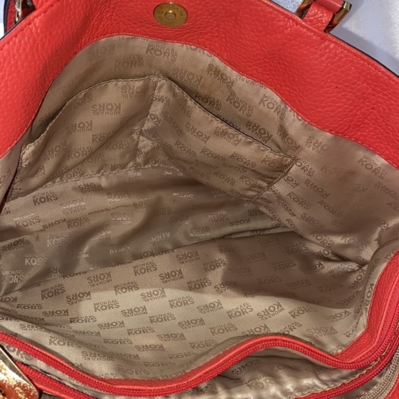 Gorgeous Michael Kors Coral Shade Leather Handbag - Picture 9 of 15